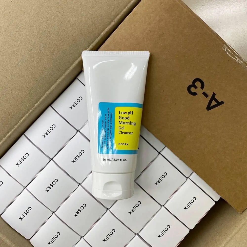 COS White and Blue Bath & Body Cleanser